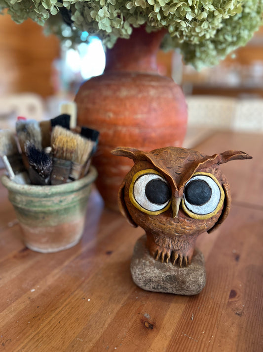 Big eyed Owl 8"